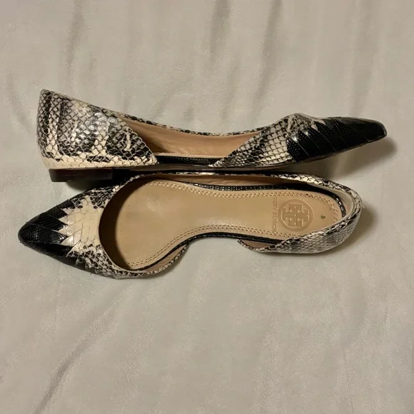 Tory Burch Black and Cream Snakeskin-Print Pointed Toe Flats - Picture 6 of 10